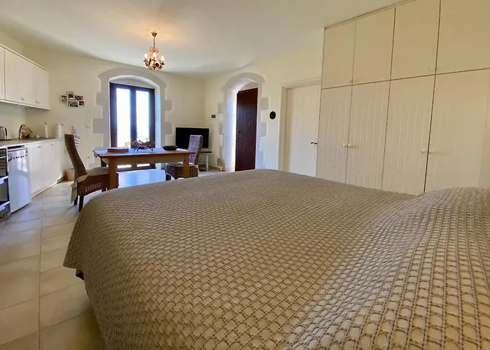 Velanidia In Drapanos Hriszí Aktí Haniá