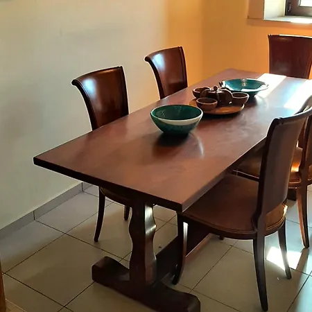 Velanidia In Drapanos *